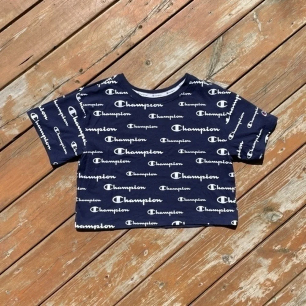 Champions Navy Logo Crop Top - Picture 3 of 13